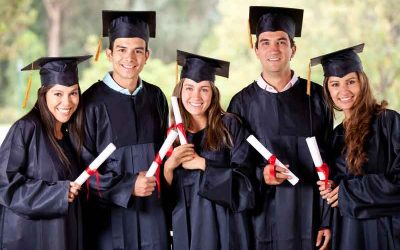 5 Tips to Make College Scholarships Your Summer Focus